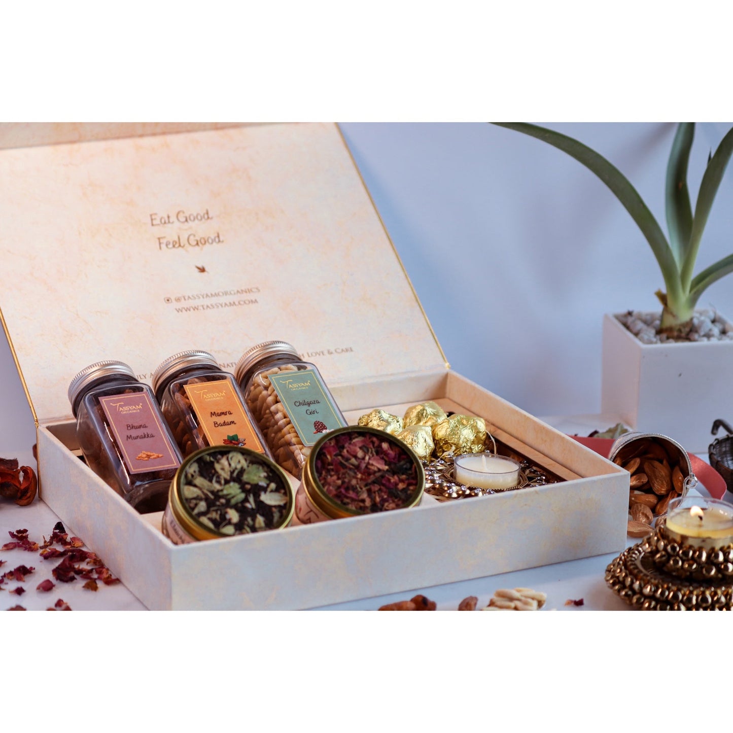Luxury Gift Set of Rich Dry Fruits - Tassyam Organics