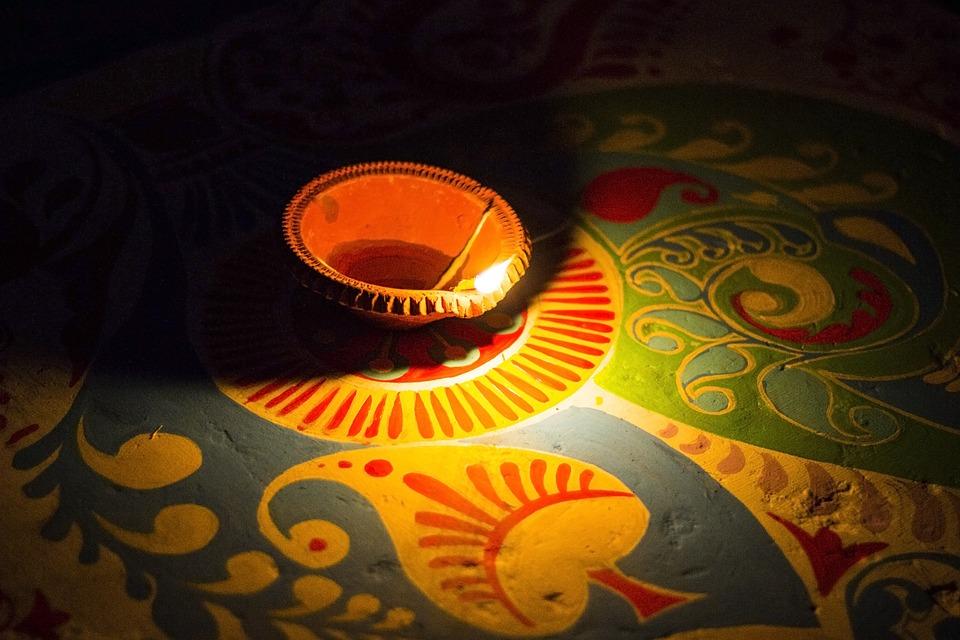 4 Diwali Gift Ideas to Dazzle This Festive Season - Tassyam Organics